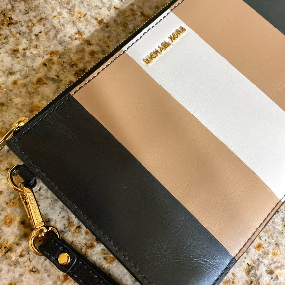 💕Michael Kors signature logo wallet clutch - Picture 5 of 11